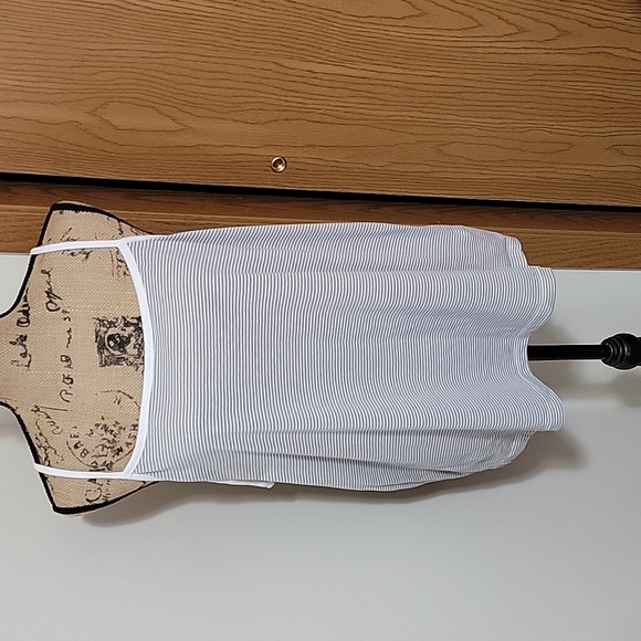 2x white and grey stripes tank top. - Picture 1 of 4